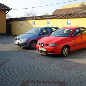 Halasz Airport Panzio Pensiune Vecsés